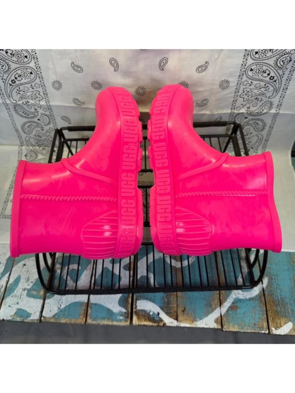 UGG Girls RARE Pink Rubber Rain/Snow Boots Shearling Insole 1130361K Size 2
